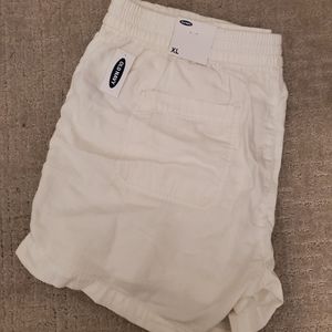 XL women's sasha short from old navy. White